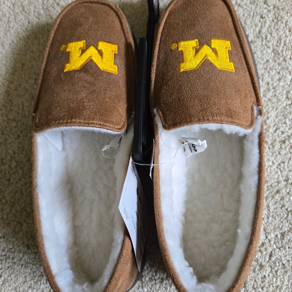 FOCO UNIVERSITY OF MICHIGAN MOCCASIN SLIPPERS SIZE MEDIUM WOMEN'S 9 MENS 7